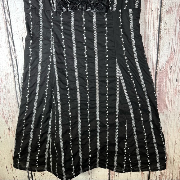 VTG Rabbit Rabbit Rabbit Designs Ruffle Floral Embroidered Fit & Flare Dress 12 - Picture 5 of 14